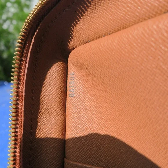 Vintage Louis Vuitton Porte Document Voyage Briefcase |Epi Leather LV Laptop Bag - Picture 10 of 13